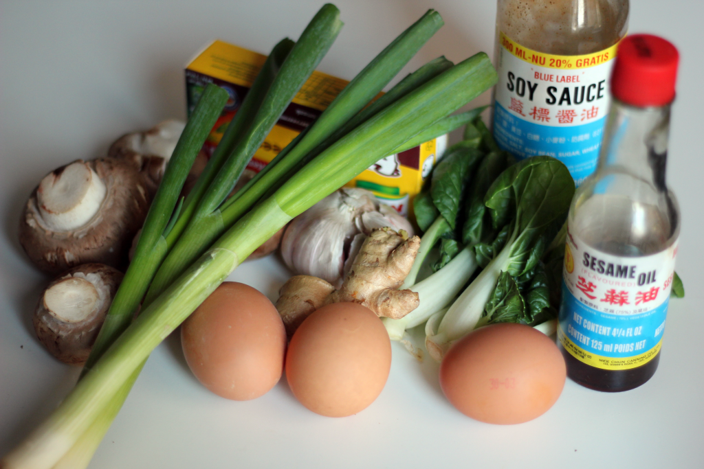 oosterse soep bouillon paksoi champignons